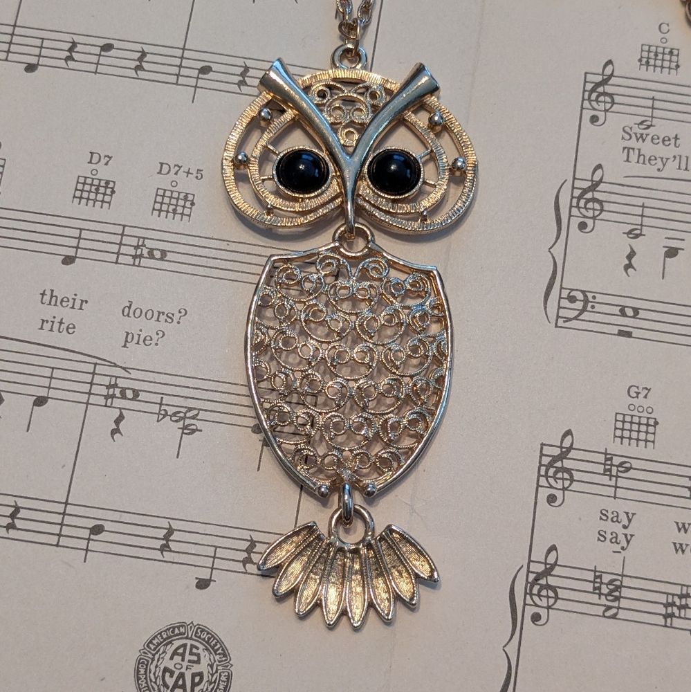 Vintage 1970s owl necklace